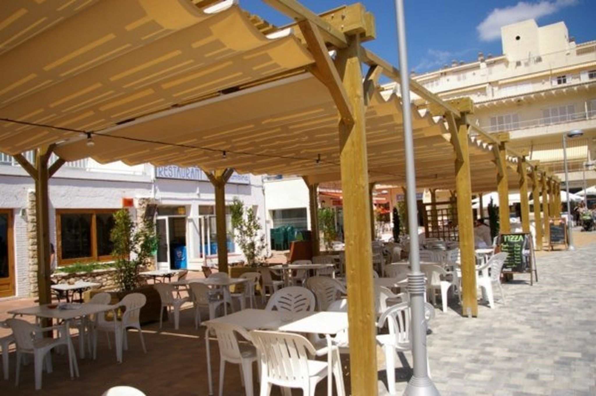Pérgola de madera tratada - Colera