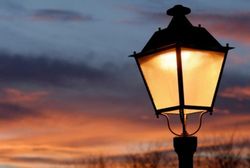 Iluminación y elementos urbanos para ciudades