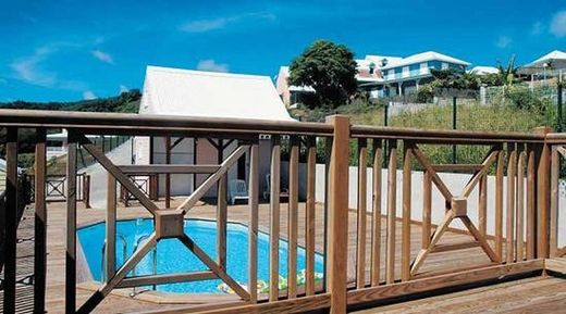 Tanques de fusta tractada per piscines com a mesura de protecció