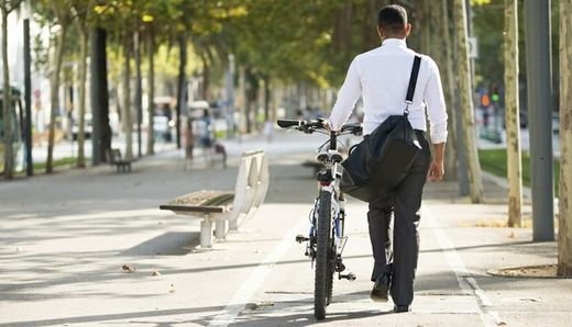 Solucions intel·ligents per millorar l'aparcament de bicis a la via pública
