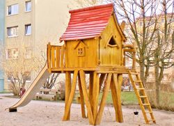 Cabana fusta de Robinia BRUIXA AMB TOBOGAN 150