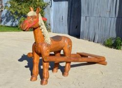 Figura de Robinia CAVALL AMB ARROSSEGAMENT