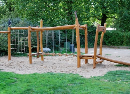 Joc d´escalada de fusta de Robinia BAIXA AMB MUR D´ESCALADA