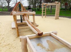 Joc infantil de fusta de Robinia sorra i aigua FANG PLAYHOUSE