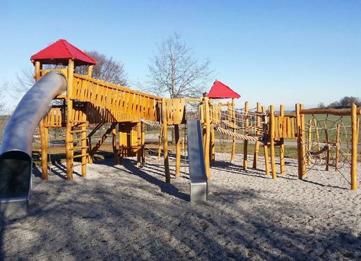 Juego infantil de madera de Robinia Castillo AHORNPARK