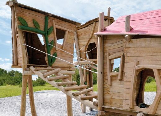 Juego infantil de madera de Robinia Castillo FAMILIAR
