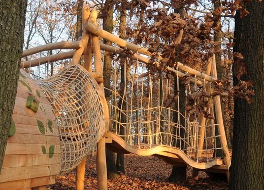 Juego infantil de madera de Robinia Castillo GRETHEN