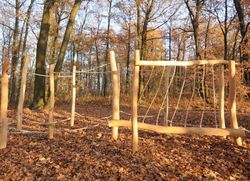 Juego infantil de madera de Robinia Castillo GRETHEN