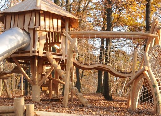 Juego infantil de madera de Robinia Castillo GRETHEN