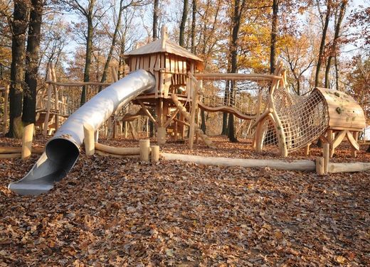 Juego infantil de madera de Robinia Castillo GRETHEN