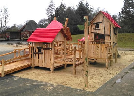 Joc infantil de fusta de Robinia Castell INCLUSIU DUNDEE