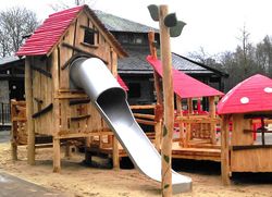 Joc infantil de fusta de Robinia Castell INCLUSIU DUNDEE