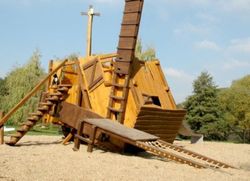 Joc infantil de fusta de Robinia Castell MOLÍ DE VENT