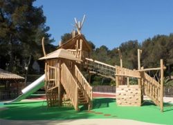 Joc infantil de fusta de Robinia Castell PARC SALVATGE