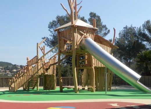 Juego infantil de madera de Robinia Castillo PARQUE SALVAJE