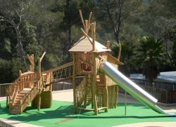 Juego infantil de madera de Robinia Castillo PARQUE SALVAJE