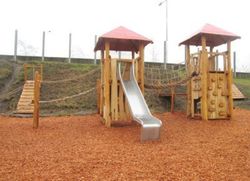 Joc infantil de fusta de Robinia torreta multijoc ESCALADA