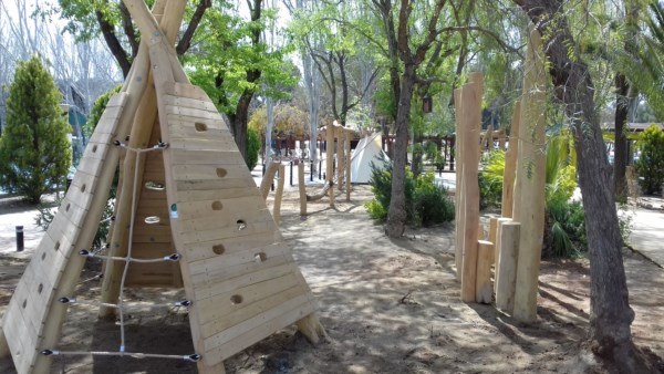 Nuevo parque infantil de Robinia en un camping de la Costa Dorada