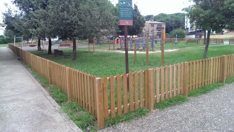 Nueva valla inglesa para el ayuntamiento de Gerona