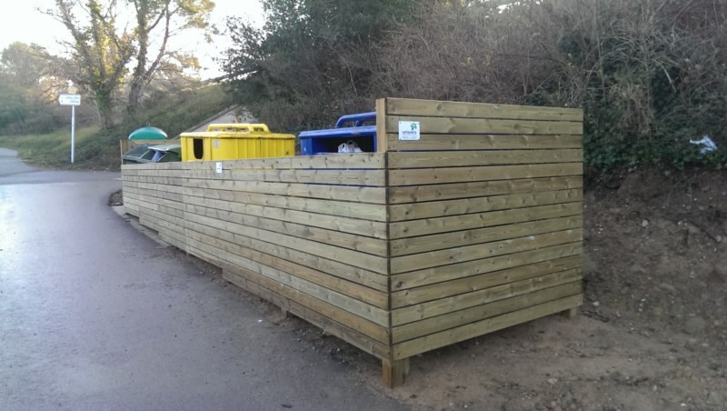 Ocultación de contenedores para el ayuntamiento de Camallera