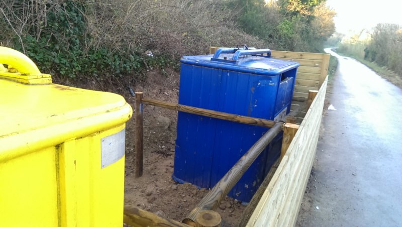 Ocultación de contenedores para el ayuntamiento de Camallera
