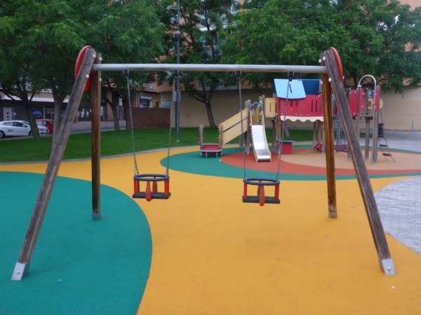 Remodelación del pavimento en el columpio