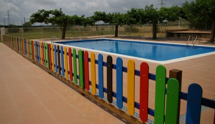 Valla infantil de polietileno para piscinas